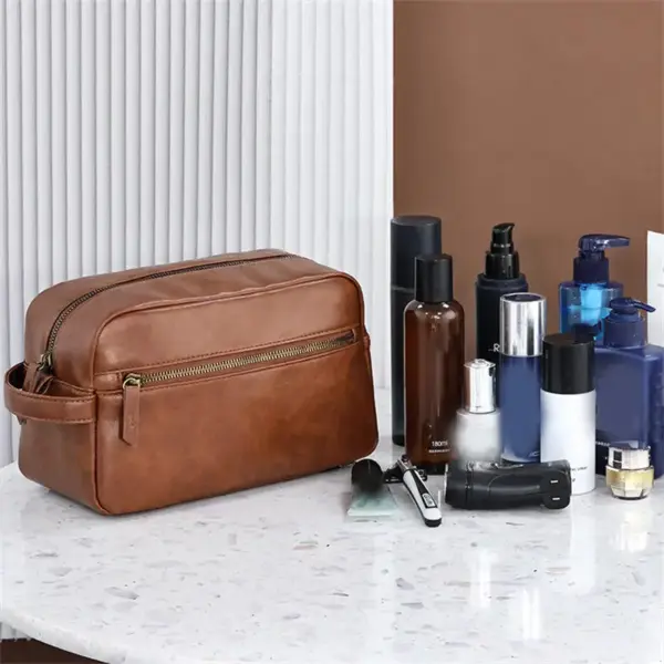 Trousse de toilette en cuir noir avec fermeture zippée