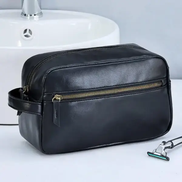 Trousse de toilette en cuir noir avec fermeture zippée