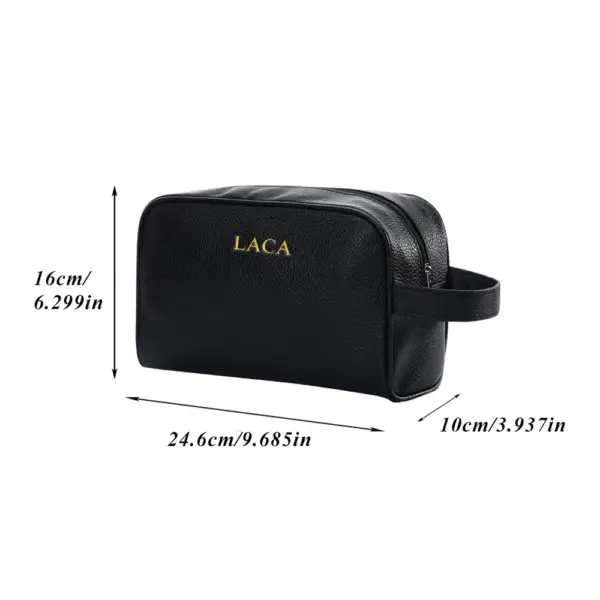 Trousse de toilette homme ouverte présentant son volume généreux