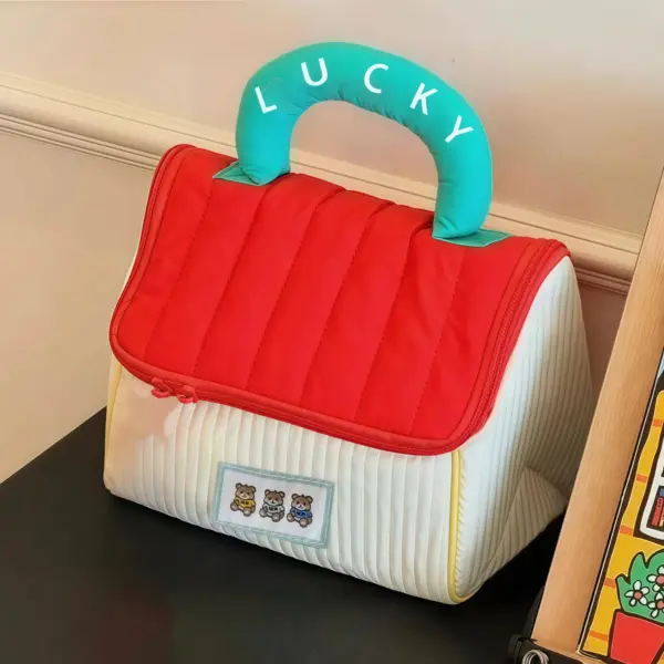 Trousse de toilette cartoon format compact 17x17x15 cm idéale pour bagage cabine