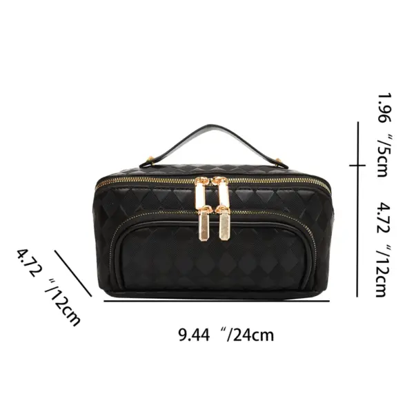 Déclinaisons de couleurs de la trousse de toilette élégante au motif diamant matelassé